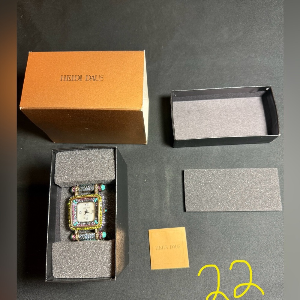 PRICE FIRM • NIB Heidi Daus “Timeless Beauty” watch Swarovski crystal leather